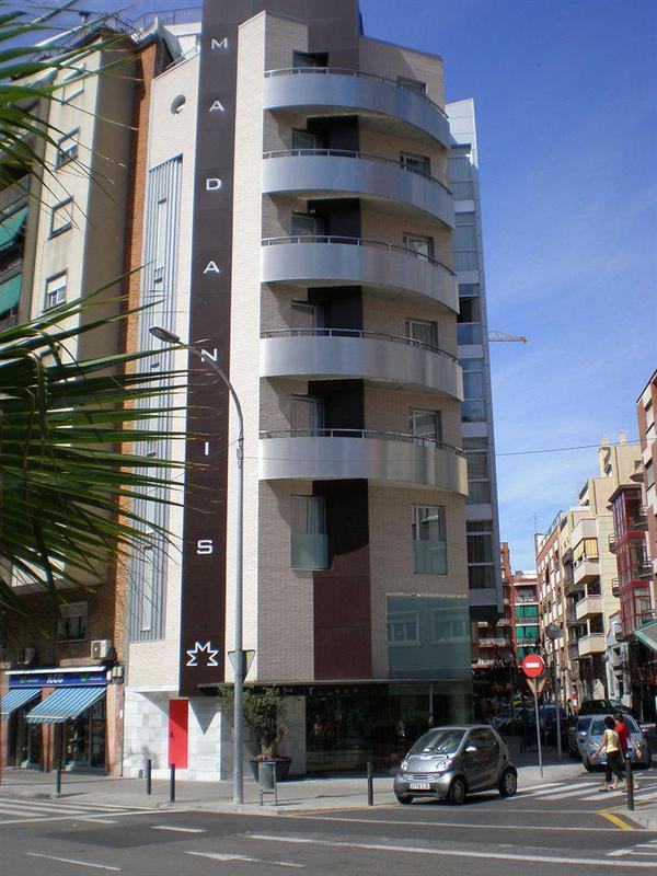 Apartamentos Turisticos Madanis L'Hospitalet de Llobregat Kültér fotó